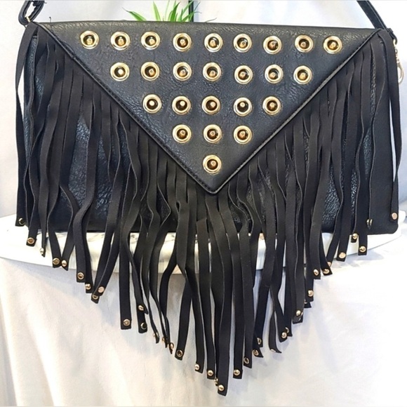 Handbags - 🖤 STUNNING! leather,black purse w/gold detail,brand new. BONUS! Bag is included